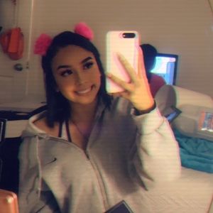 Meet your Posher, Liz